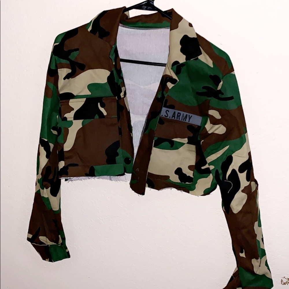Cropped army jacket